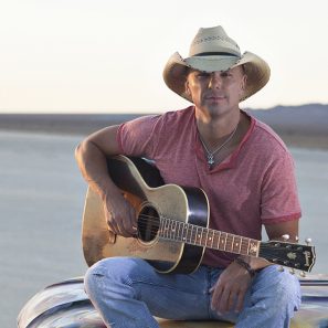 Kenny Chesney to Receive Third-Ever Pinnacle Award at 50th Annual CMA Awards